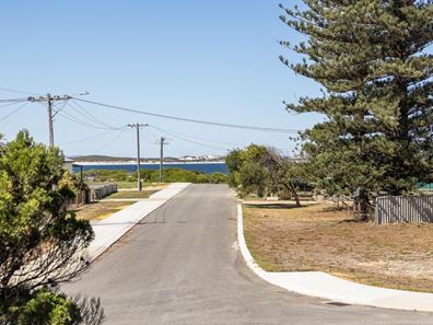 17 McGilp Street, Green Head WA 6514