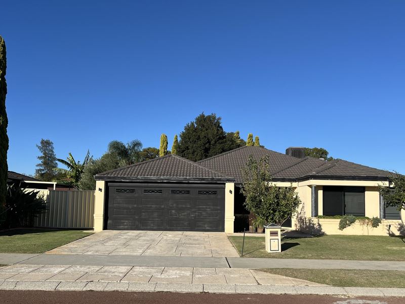 4 Hellfire Drive, Darch WA 6065