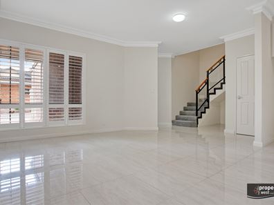 10/19 St Marks Drive, Hillarys WA 6025