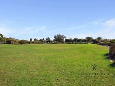 2 Grenoble Street, Piara Waters WA 6112