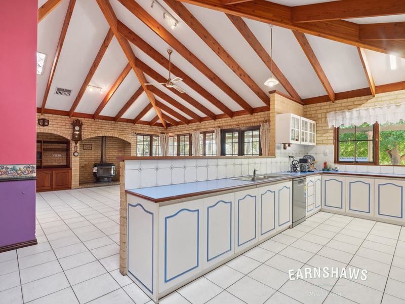 1355 Strettle Road, Glen Forrest WA 6071
