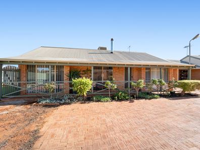 4/15-17 Burton Place, West Lamington WA 6430