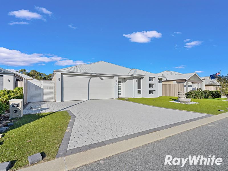 12 Newmarket Road, Meadow Springs WA 6210