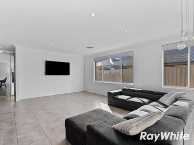 12 Newmarket Road, Meadow Springs WA 6210