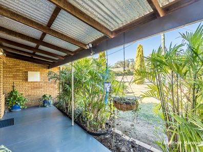 2 Old Mooliabeenee Road, Gingin WA 6503