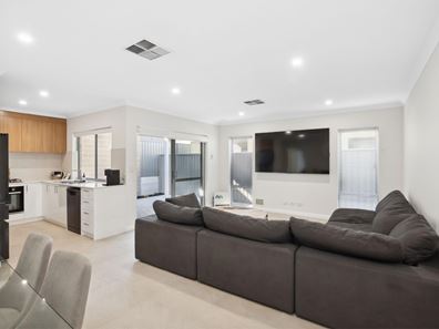 1/4 Cleland Pass, Ellenbrook WA 6069