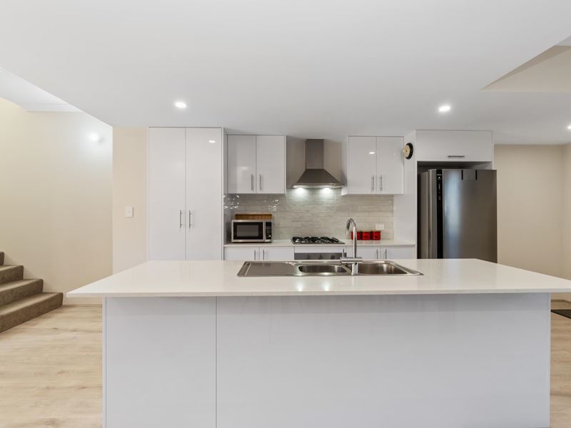 10 The Straits, Clarkson