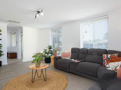 5 Burrowa Street, Armadale WA 6112
