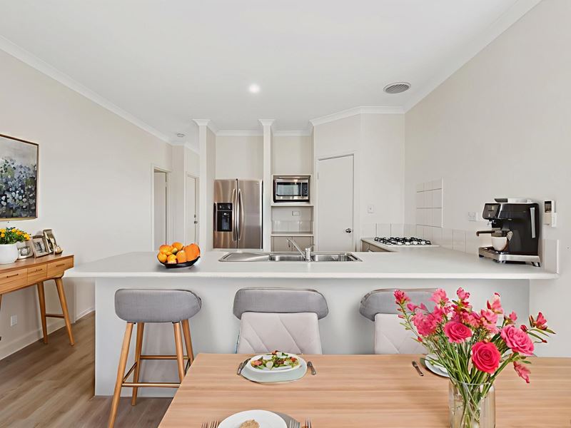 22 Wooleen Parkway, Beeliar WA 6164