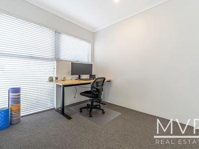 8 Botanical Place, Kardinya WA 6163
