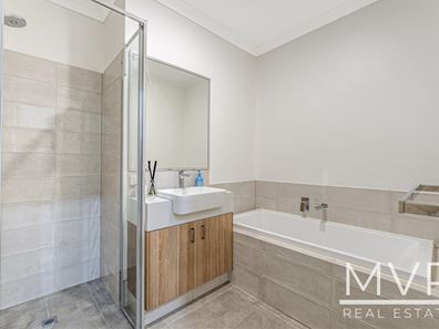 8 Botanical Place, Kardinya WA 6163