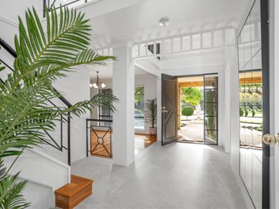 15 Sandringham Promenade, Canning Vale WA 6155