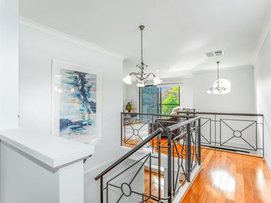 15 Sandringham Promenade, Canning Vale WA 6155