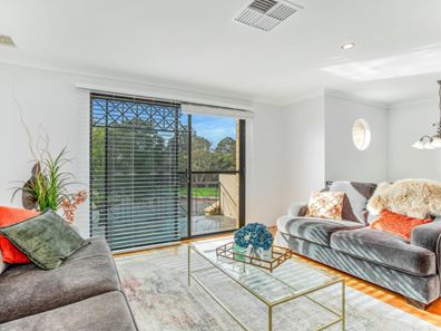 15 Sandringham Promenade, Canning Vale WA 6155