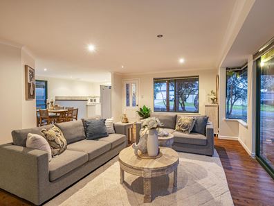 2 Ribbonvale Rise, Dunsborough WA 6281