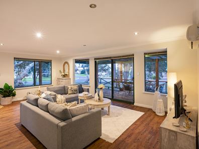 2 Ribbonvale Rise, Dunsborough WA 6281