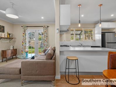 17 Mulligan Way, Orelia WA 6167