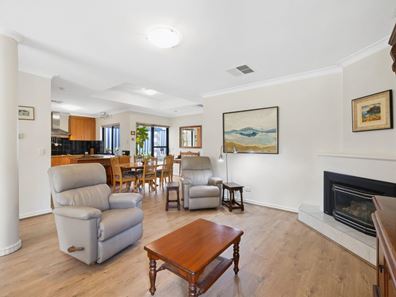 1/6a Scalby Street, Scarborough WA 6019