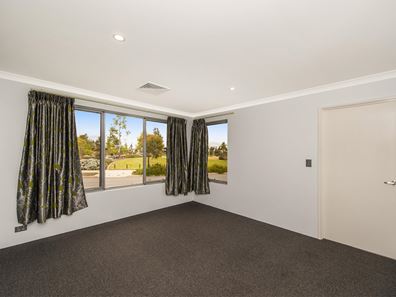 29 Willowdale Promenade, Piara Waters WA 6112