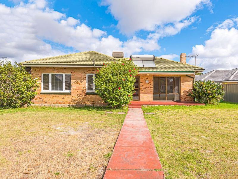 4 Berehaven Avenue, Thornlie WA 6108