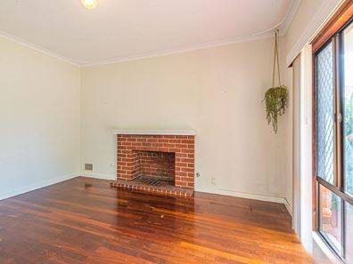4 Berehaven Avenue, Thornlie WA 6108