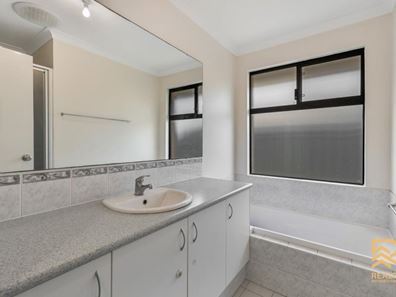 6 Blacksmith Street, Queens Park WA 6107