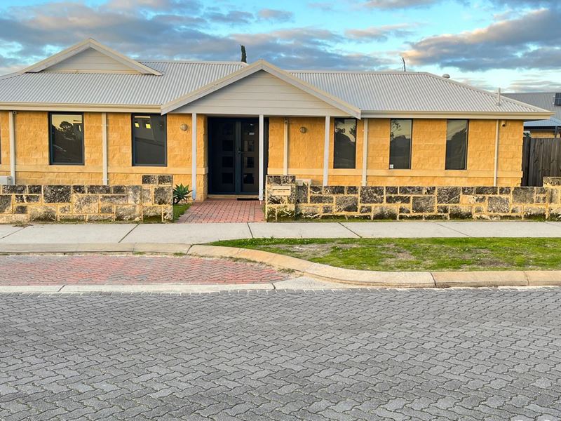 4 Caldervale Avenue, Ellenbrook WA 6069