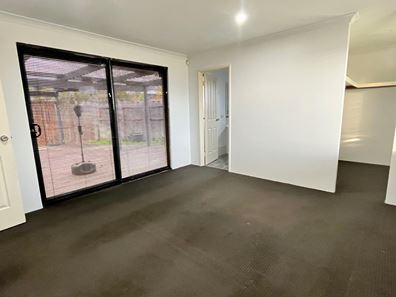 4 Caldervale Avenue, Ellenbrook WA 6069