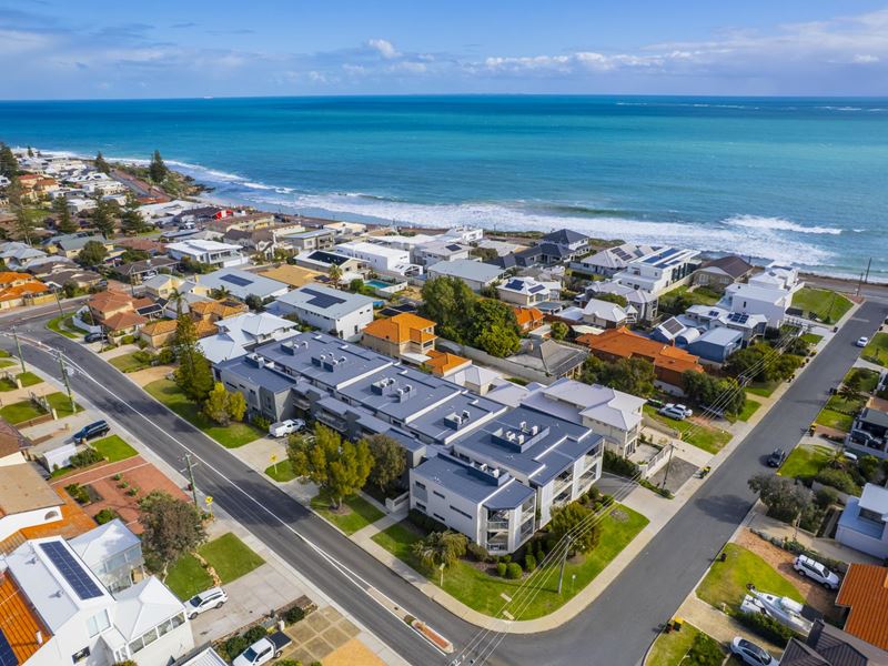 17/14 Lennard Street, Marmion
