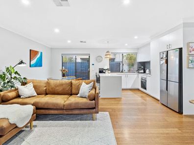 2/37 Sackville Terrace, Scarborough WA 6019