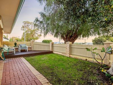 1/164 Hillsborough Drive, Nollamara WA 6061
