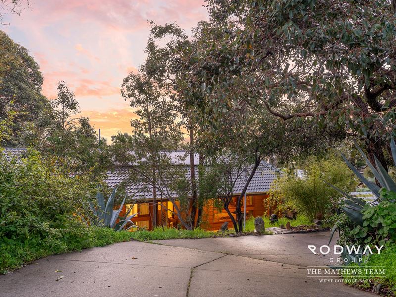 25 Harrison Rd, Mount Richon WA 6112
