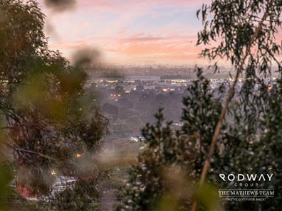 25 Harrison Rd, Mount Richon WA 6112