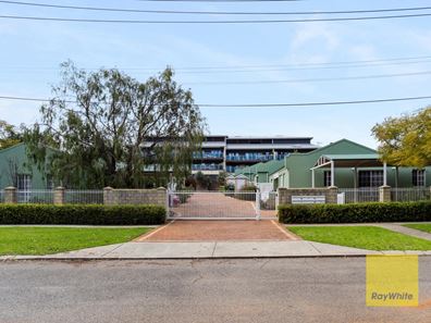 3/2 Headingly Road, Kalamunda WA 6076