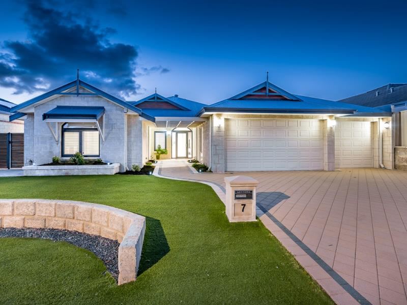 7 Hayling Road, Iluka WA 6028