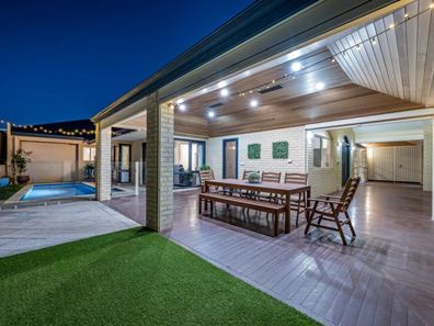 7 Hayling Road, Iluka WA 6028