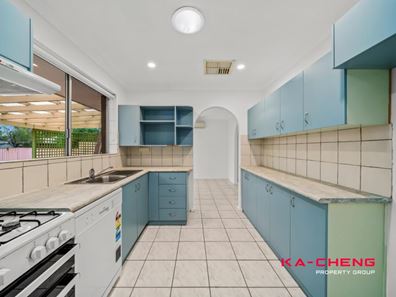 44 Magnolia Way, Forrestfield WA 6058