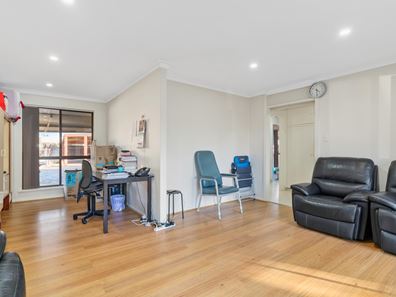 8 Hinkler Street, Kenwick WA 6107