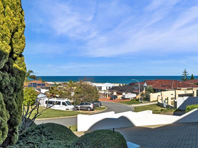 10 Puritan Close, Ocean Reef WA 6027