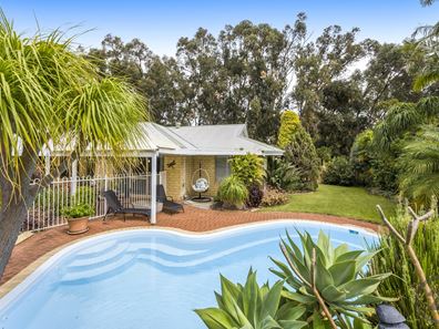 15 Fairfield Way, Halls Head WA 6210