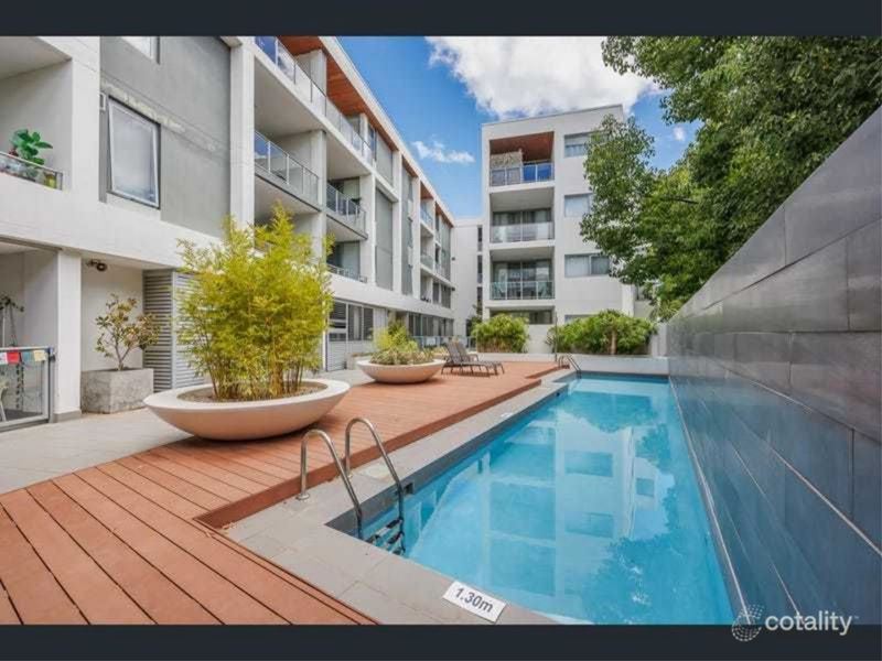 2/20 Rowe Avenue, Rivervale WA 6103