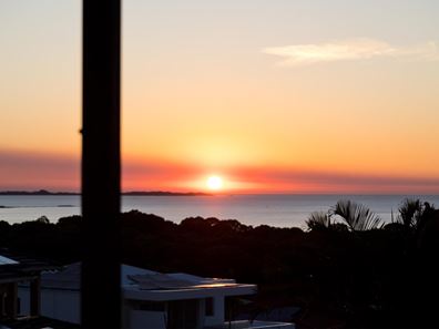 8 Careening Way, Coogee WA 6166