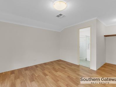 6 Gould Close, Brookdale WA 6112
