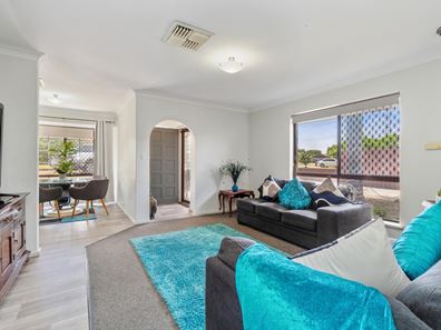 5 Dodds Place, Beechboro WA 6063