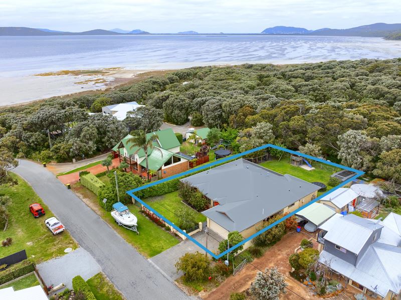7 Albert Street, Little Grove WA 6330