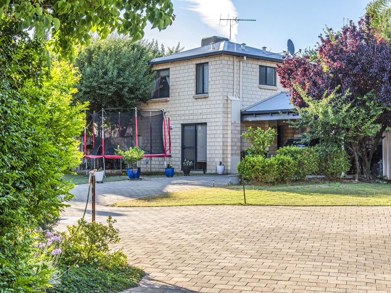 10/2 Bortolo Drive, Greenfields WA 6210