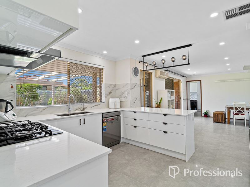 6 Nicholson Loop, Bateman WA 6150