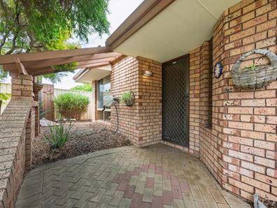 16 Javanica Court, Warnbro WA 6169