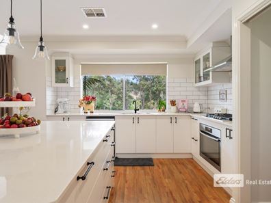 11 Johnston Street, Yabberup WA 6239