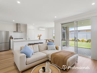 5 Prevelly Way, Eglinton WA 6034